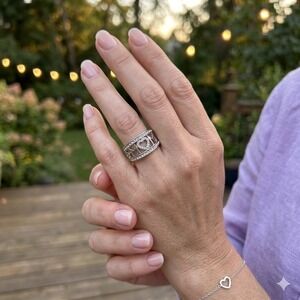 Silver Tone MOM Heart Rhinestone Band Ring Size 7 Statement Fashion Jewelry